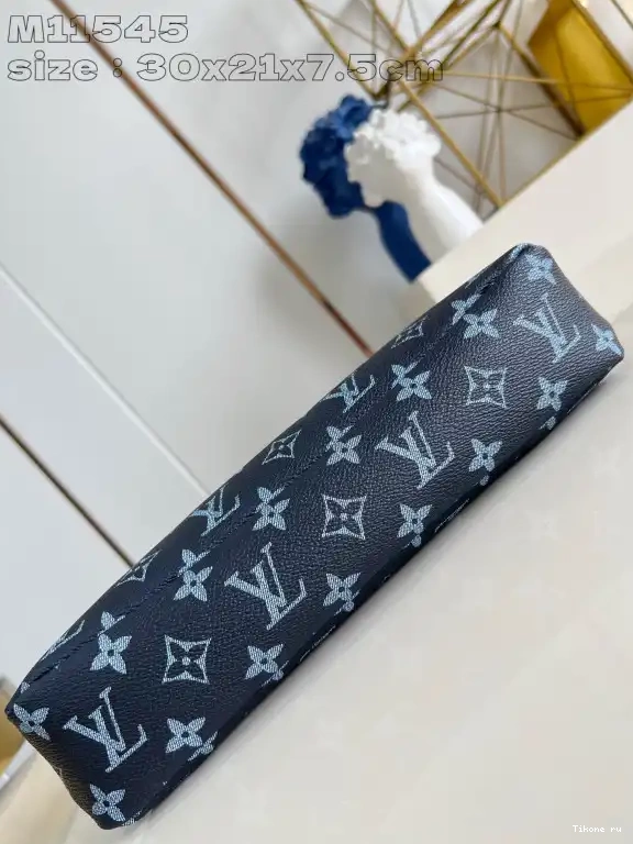 Affordable VOYAGE SOUPLE-30*21*7.5CM POCHETTE LOUIS VUITTON 0522